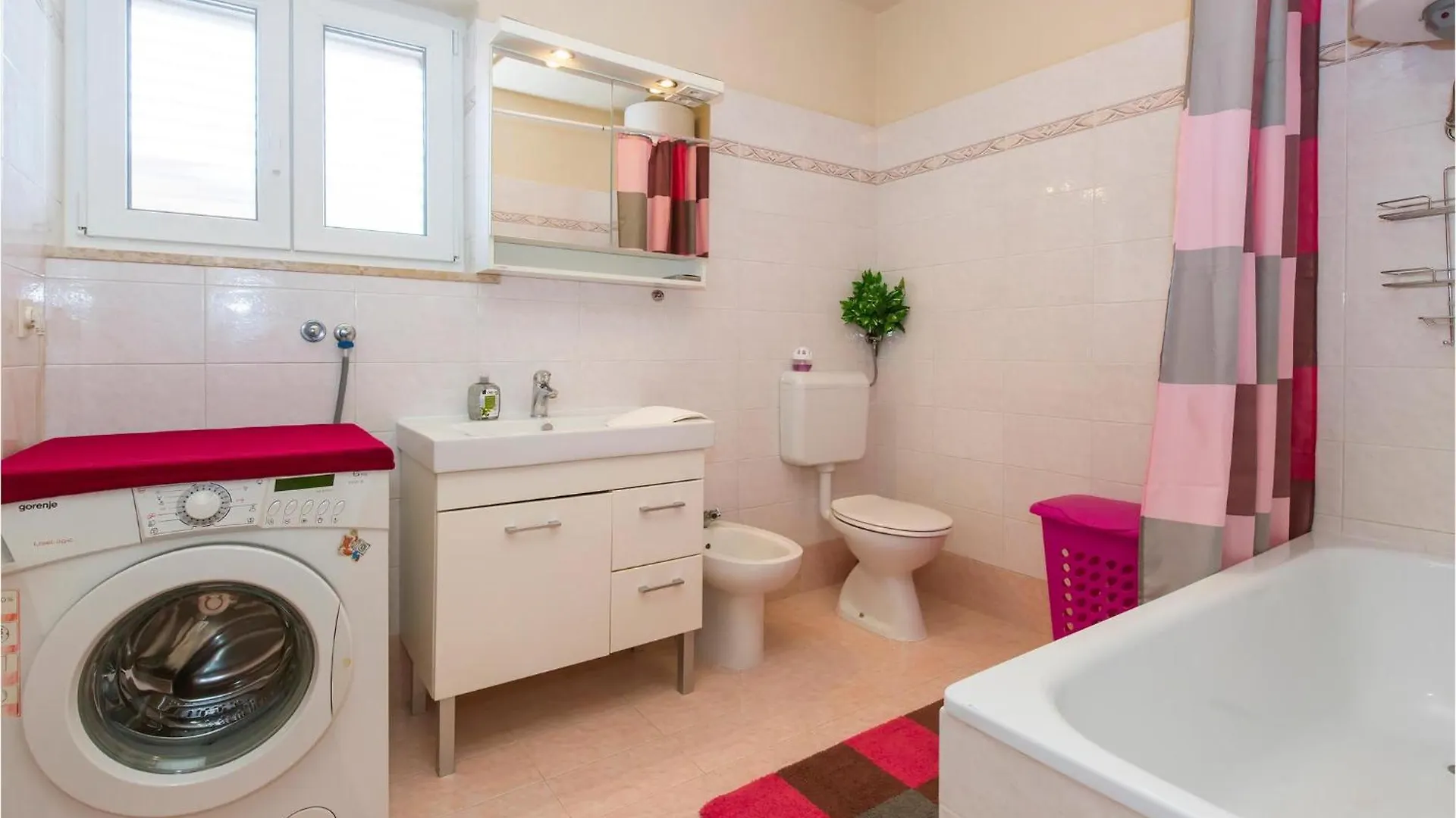 Dom wakacyjny 3 Bedroom Awesome Home In Labin Chorwacja