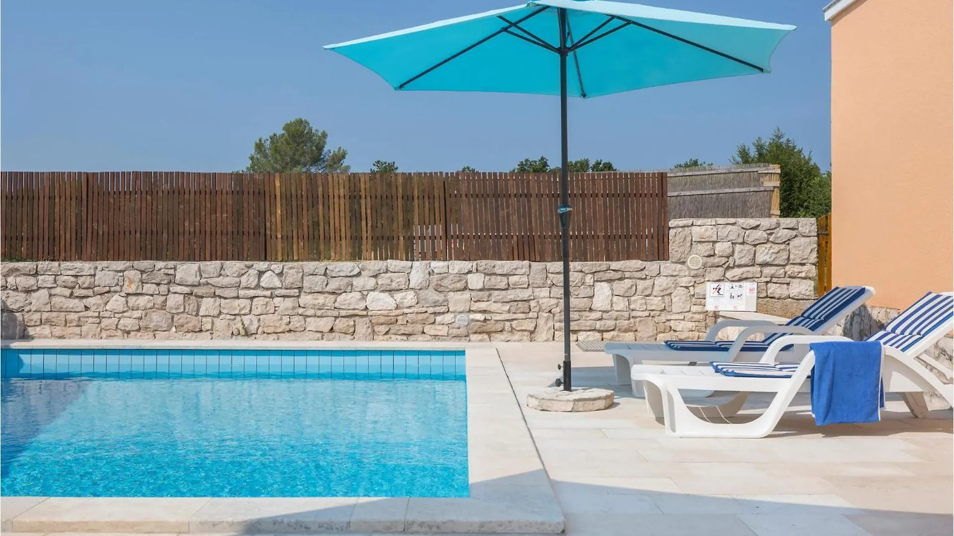 Dom wakacyjny 3 Bedroom Awesome Home In Labin
